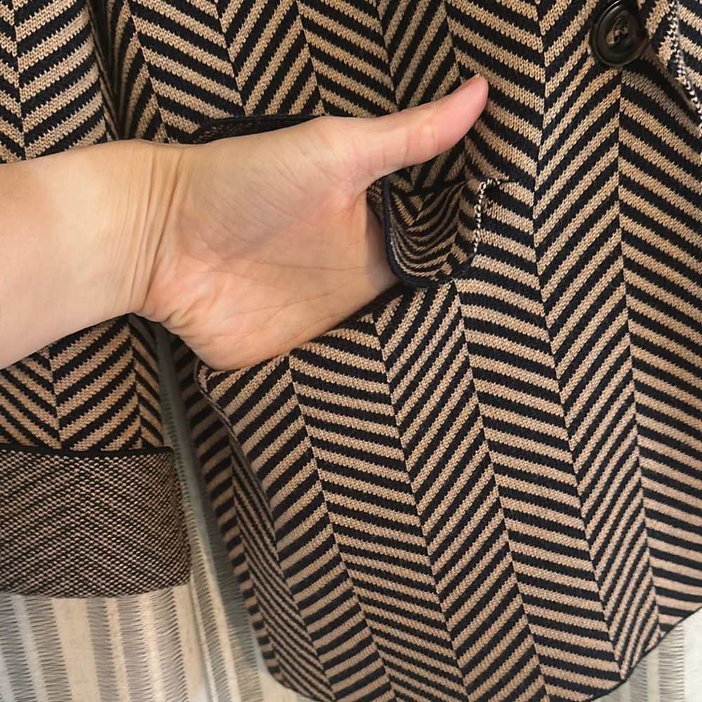 Herringbone Patterned Women's Blazer - image 3